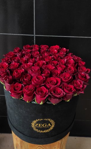 Büyük Süet Kutuda Güller