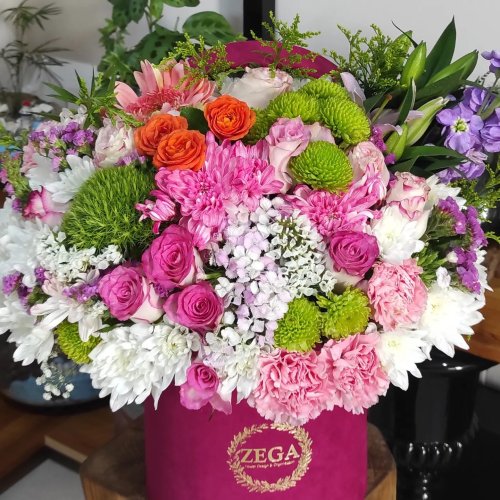 Süet Kutuda Kır Çiçekleri