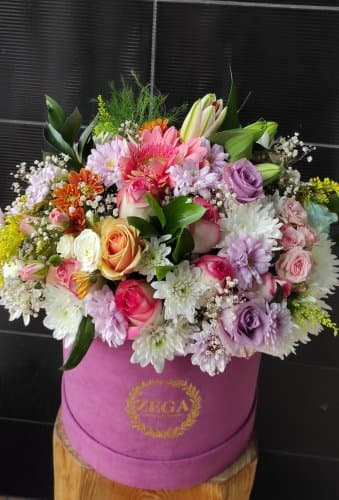 Süet Kutuda Kır Çiçekleri